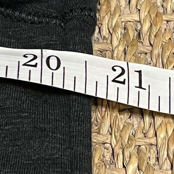 EUC SWISS TECH Zipper Front Pullover & Unique Front Zipper Pocket - Picture 9 of 10